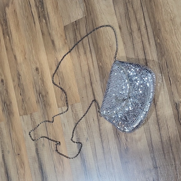 Vintage Silver Metal Mesh Crossbody Tassel Front Long Chain Strap Evening Bag - Picture 5 of 13